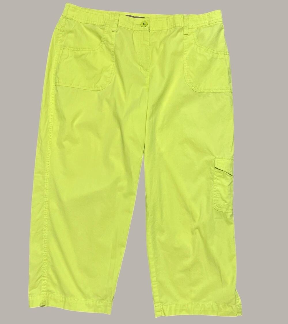 Chicos Capri Pants 1.5 Soft Lime Green Crop Mid Rise Stretch Cargo Pocket 10 M